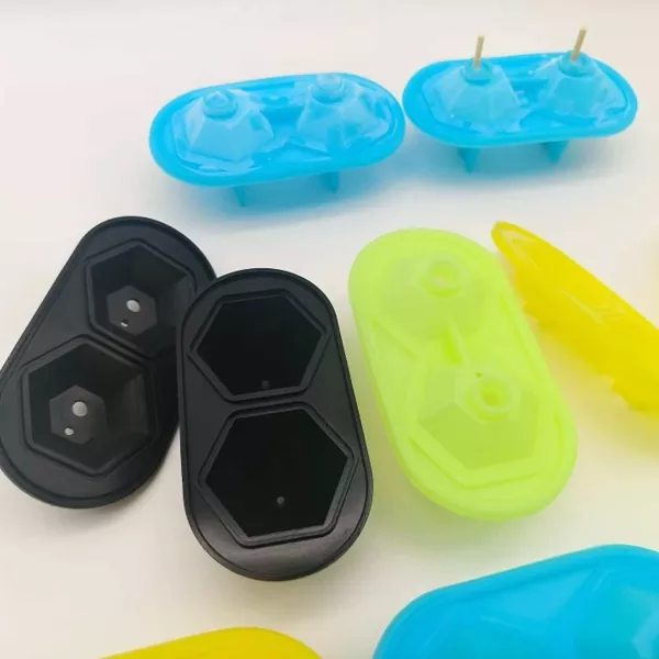 Eine Form, zwei Szenen: Die Diamond Ice Tray, die mehr kann